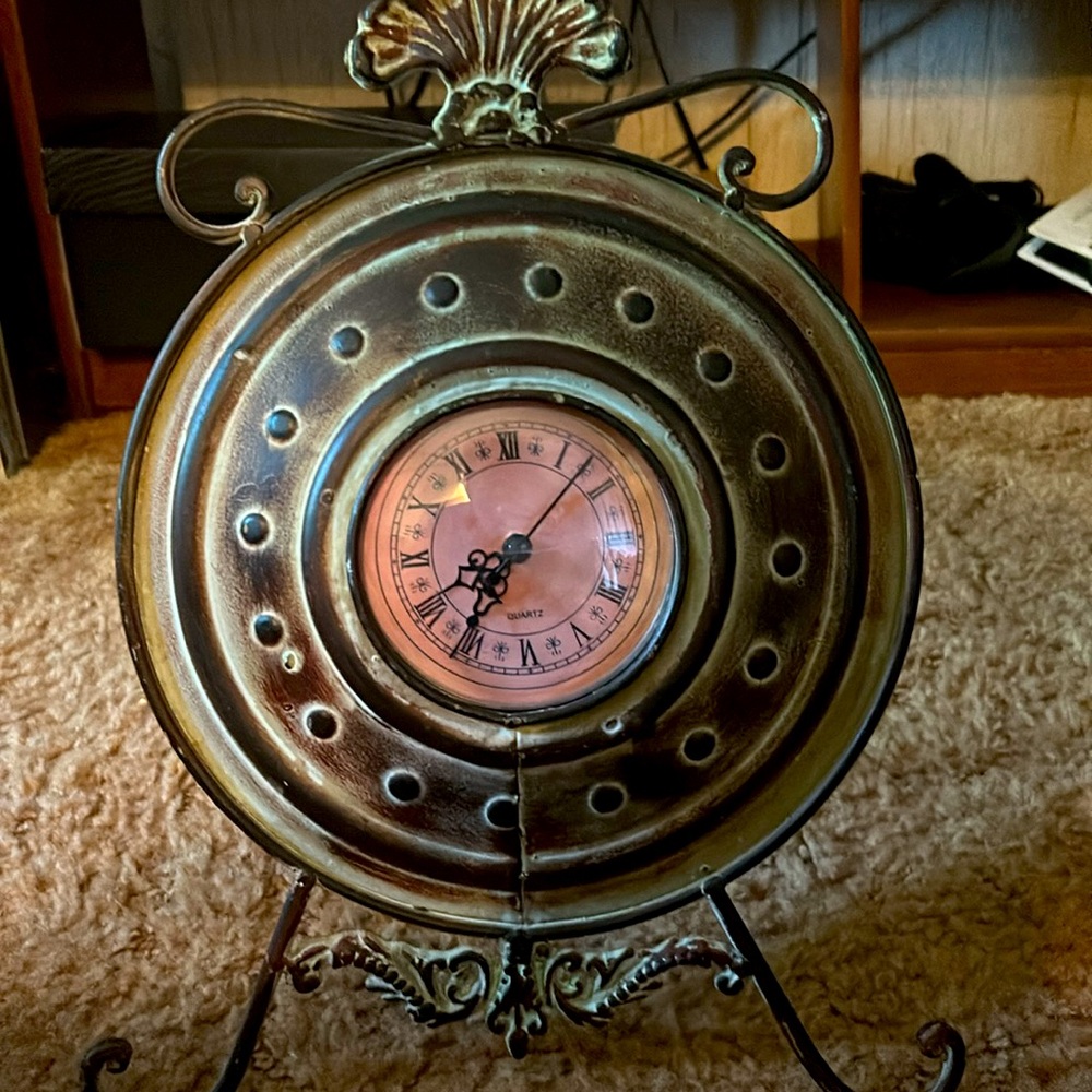 Decorative antique-looking Clock - stand up or hang